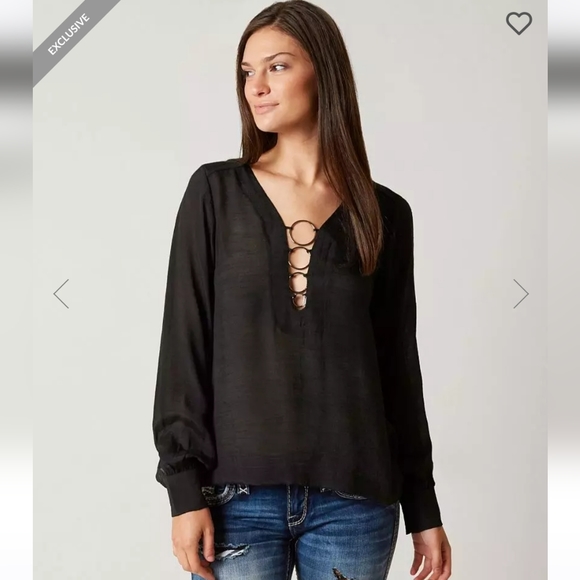 NWT! Buckle Brand Black Metal Ring Top ~ Size Small~ - Picture 1 of 16